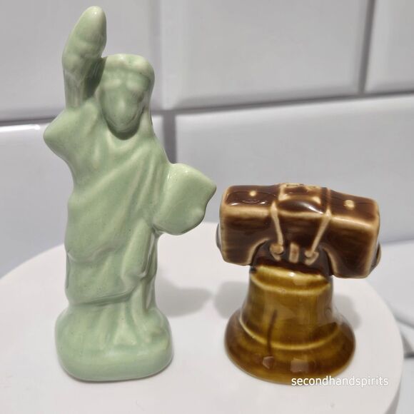 Statue Of Liberty Bell Salt & Pepper Shaker Set  Ceramic - Picture 2 of 4